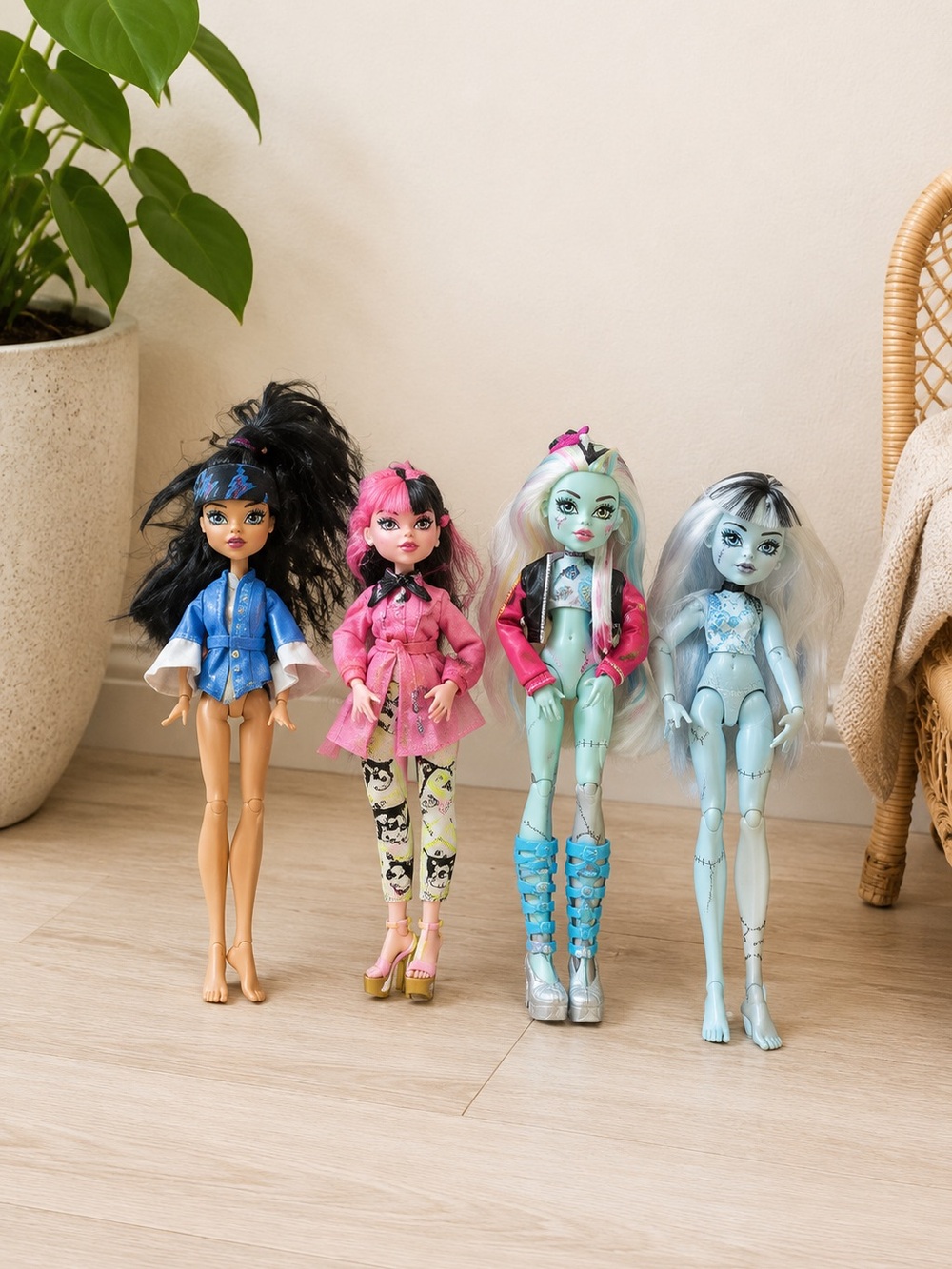 Monster High Doll Lot Frankie Stein Draculaura‎ Cleo G3 Welcome Committee Goth